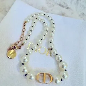 アクセサリー Christian Dior Logo Pearl Gold Necklace Buy Christian Dior Gold Pearl Rhinestone Necklace Online